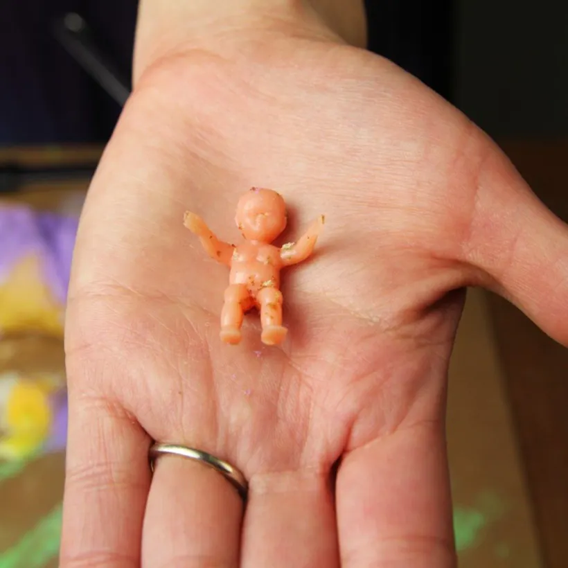 Gambino's Strawberry Cream Cheese Filled King Cake by Gambino's Bakery