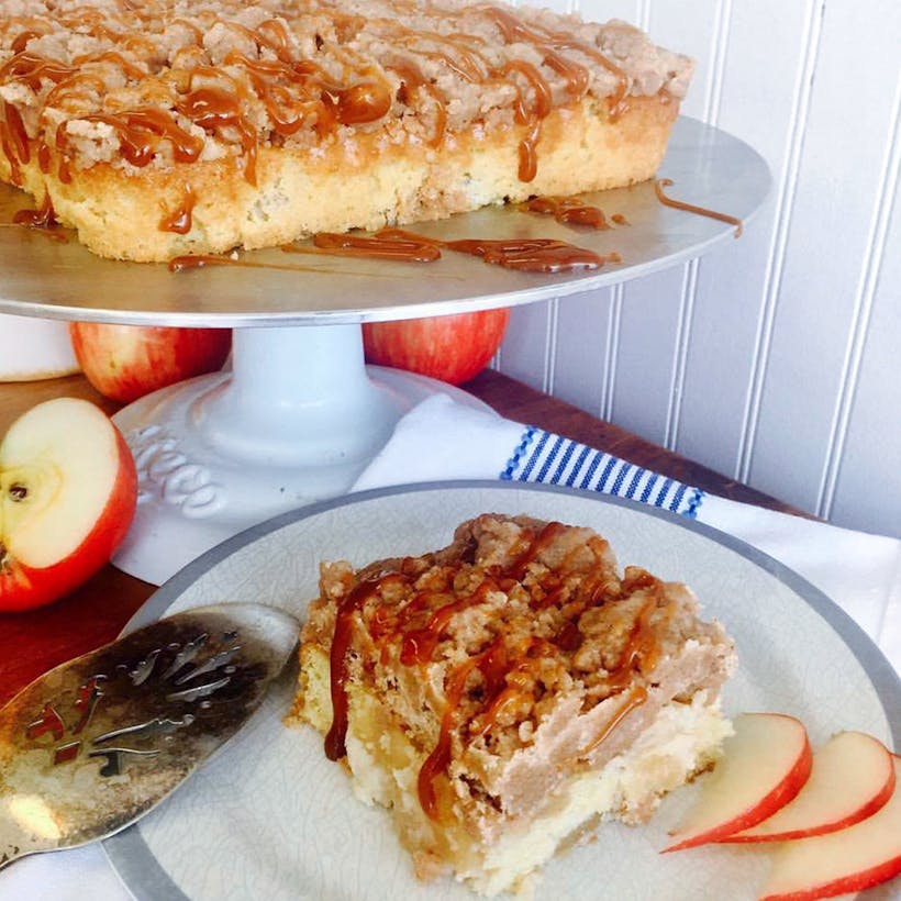 Caramel Apple Crumb Cake