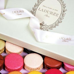 L'incontournable - Box of 12 Macarons