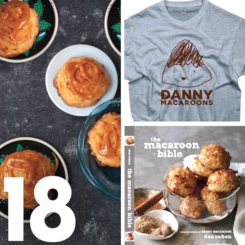 18 macaroons + Tshirt + Book