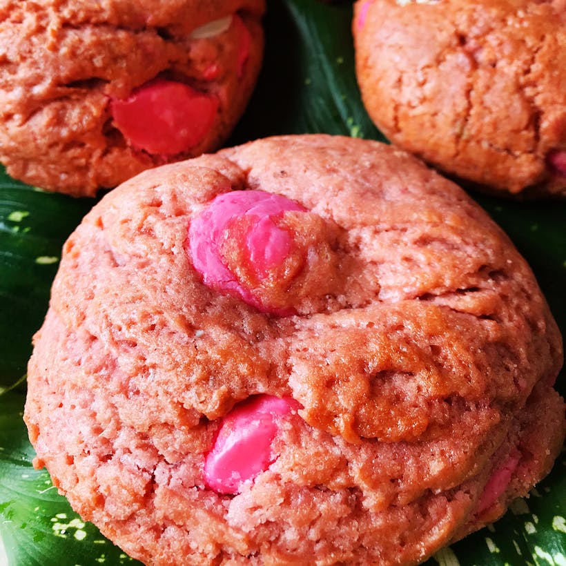 Strawberry & Cream Giant Cookie