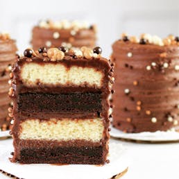 Choose Your Own Mini Cakes Gift Box - 9 Pack