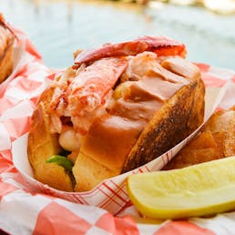 Beal's Famous Lobster Roll Kit - 16 Rolls