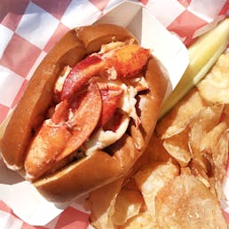 Beal's Famous Lobster Roll Kit - 16 Rolls