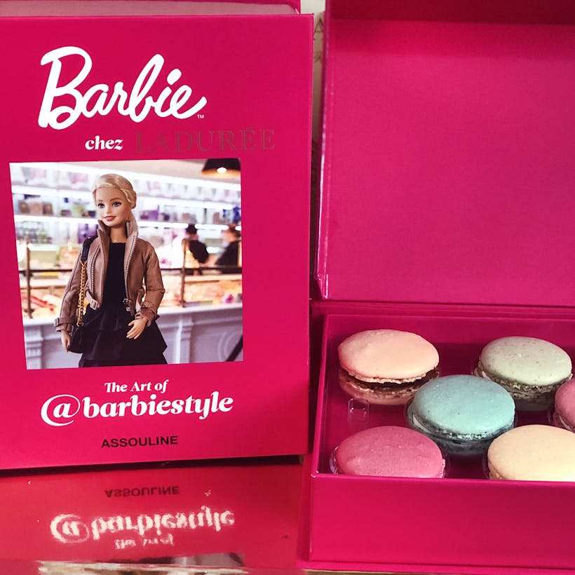 Barbie - Box of 8 Macarons