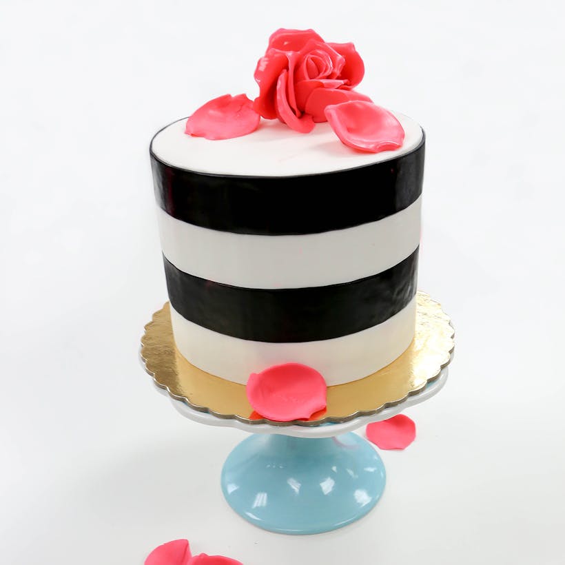 Modern Lines Diy Cake Kit By Carlos Bakery Goldbelly