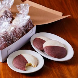 Black & White Cookies - 8 pack