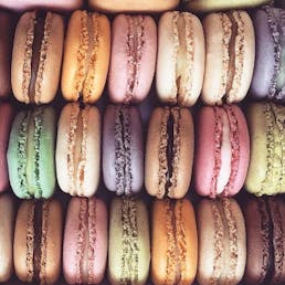 Nuit de Noël - Box of 12 Macarons