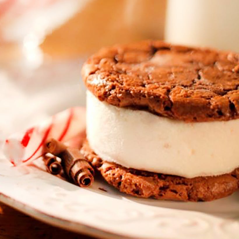 Peppermint Chocolate Ice Cream Sandwich - 8 Pack