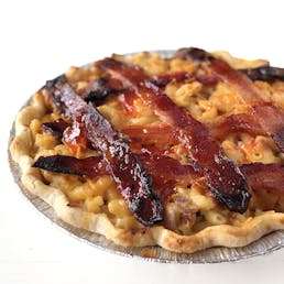 Hog Heaven Mac 'n Cheese Pie