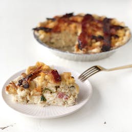 Hog Heaven Mac 'n Cheese Pie