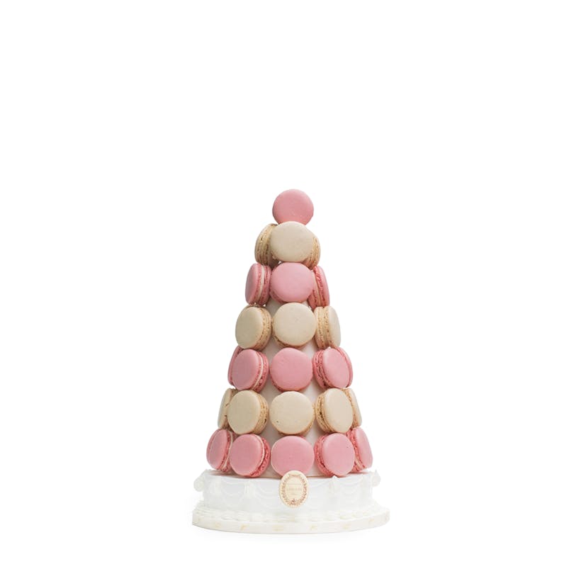 Pyramid II - 40 Macarons