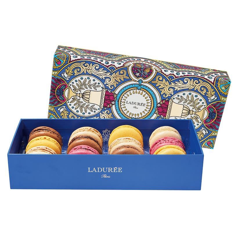 Sous le Soleil – Box of 12 Macarons