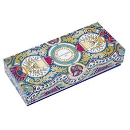 Sous le Soleil – Box of 12 Macarons